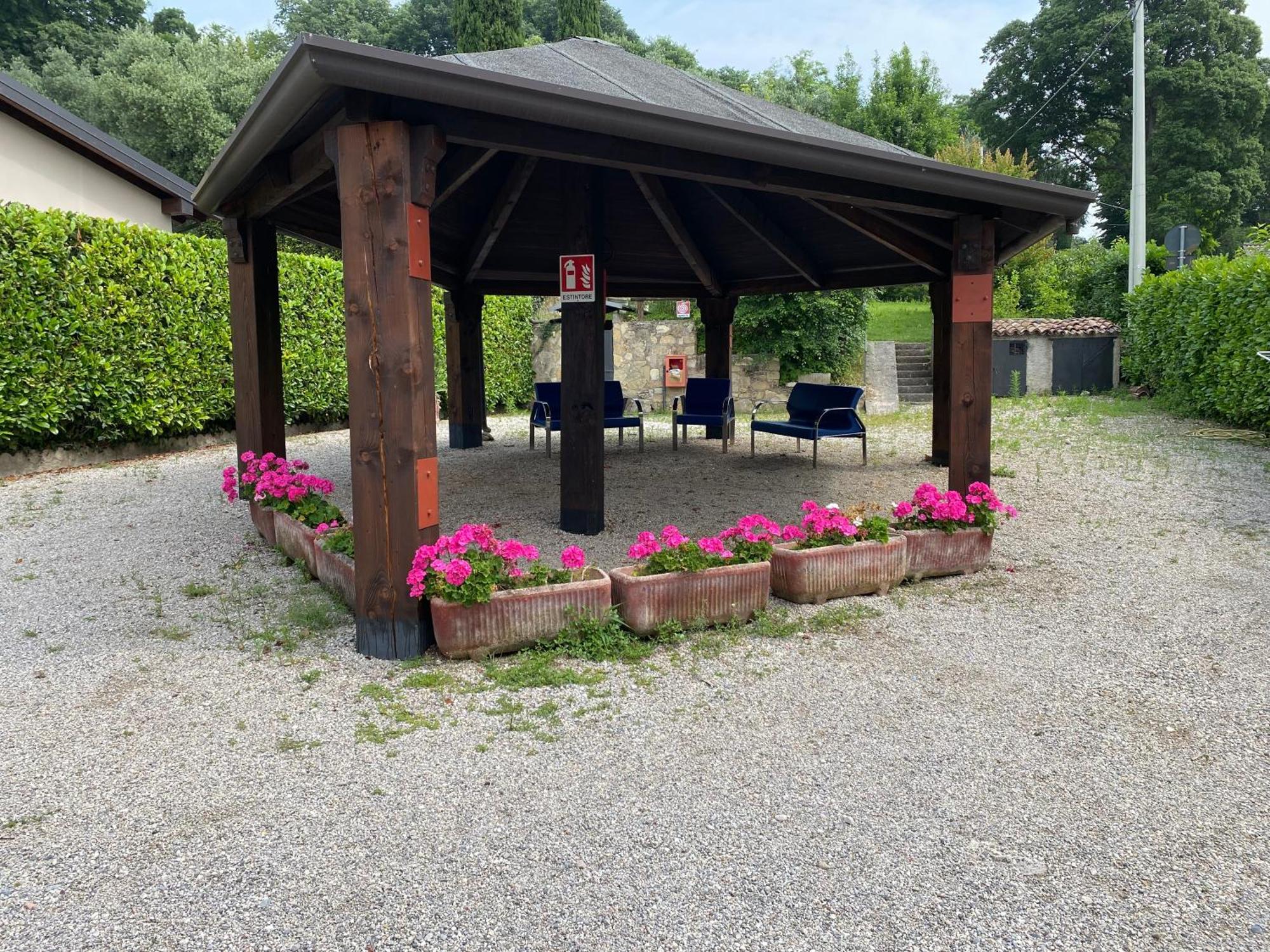 Casa Vacanze Gardiolina San Felice del Benaco Exterior foto